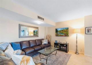 Spacious Amazing Unit with Two Bedrooms - 9
