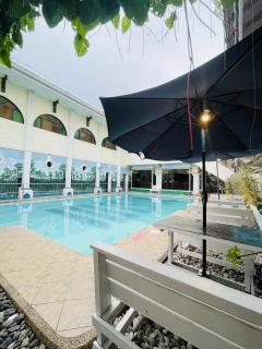 Newcastle Iloilo Hotel - 8