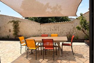 Spacious house village center courtyard and parking - 7