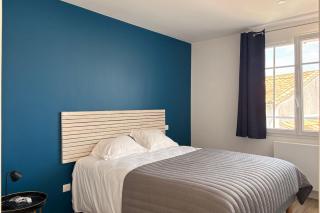 Spacious house village center courtyard and parking - 4