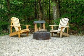 Boutique Glamping Romance: Stylish Bell Tent Getaway in Ontario's Hidden Gem - 1