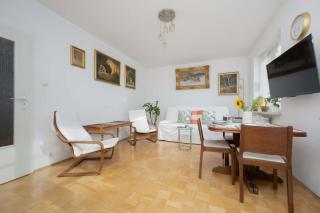 Bright Stylish Warsaw Apartment with Parking & Balcony by Noclegi Renters - 5