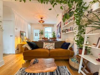 Cozy 2-Floor Home with Garden near Tube - 0