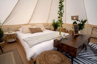 Romantic Retreat: Luxury Glamping in Northern Bruce Peninsula, Canada for Unforgettable Escapes - 1