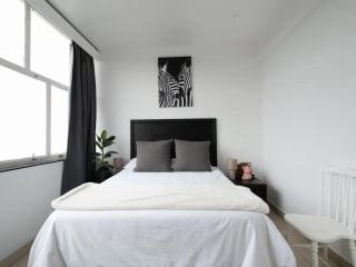 The Illovo Residence - Dunkeld Mansions 502 - 5