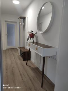 Theo House One - 8