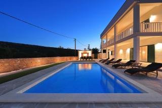 Villa Vallis with pool - 9