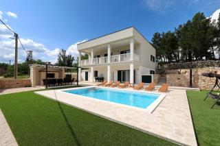 Villa Vallis with pool - 2