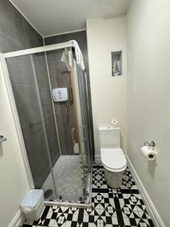Unit 2 Island View Apartments With Stunning Harbour View - 8