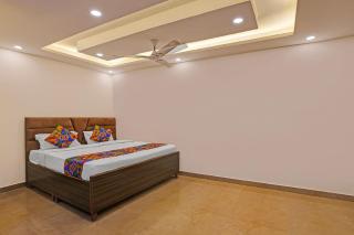 FabHotel Moonlight & Banquets - 4
