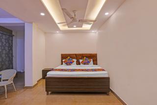 FabHotel Moonlight & Banquets - 6