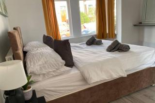 Apartment - Sleeps 2 - Parking - WiFi - 9