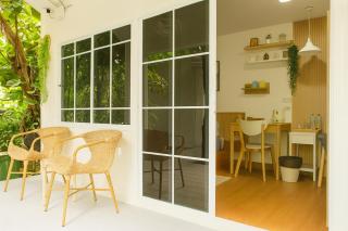 Homeku Guesthouse Room 3 Cozy Stay Close to Suvarnabhumi Airport - 1