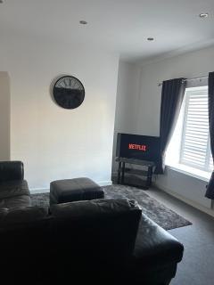 Modern flat in Oldham - contractor friendly Flat 2 - 0