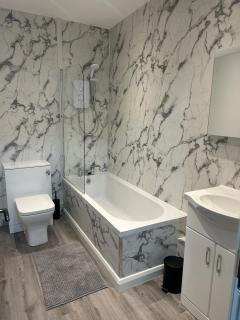 Modern flat in Oldham - contractor friendly Flat 2 - 4
