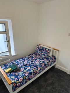 5 bed workers home in Valleys - 5