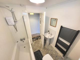 Two bedroom flat, with parking, 250m from the beach - 4