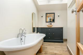 Stunning 4-Bedroom Family Home Near Banbury - 7