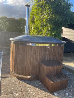 The Warren, Hot Tub and wood burning stove - 8