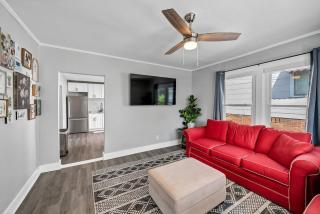 Bangalow 2B 1 BA - Minutes from 5 Points - 7