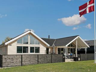 Luxury Pool Retreat by Sea - By Traum Ferienwohnungen - 9