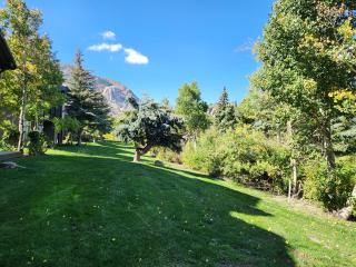 Snowcreek Resort Vacation Rentals 719 Fairway Circle - 2