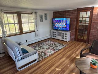 Naples Village Retreat - Heart of the Lakes Region - 6