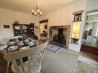 3 Bed in Newton oc-n33394 - 5