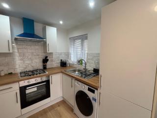 Cardiff Hideaway with Private Garden & Hot Tub - 5