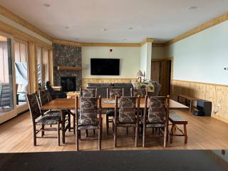 The Canopy at Pine Cone Lodge - 8