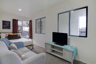 The Ultimate Compact Stay for Urban Explorers - 0