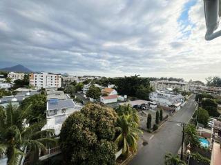 2-Bedroom Apartment in the heart of Flic En Flac - 1