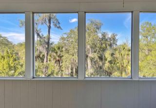 Large Home w Spa Midway to Savannah & Tybee Island! Dog friendly Venue - 4