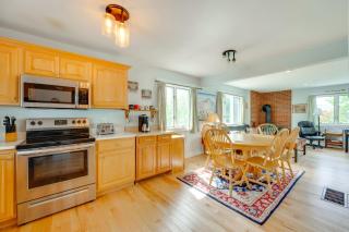 Mtn Views, On-Site Trails! Spacious Bartlett Home - 3