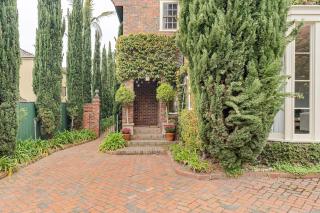 Charming Red Brick Estate in Kew 5BR & Playhouse - 9
