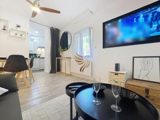 Chic Studio – Parking & Beaches 15 min Walk - 3