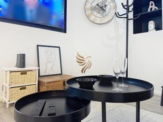 Chic Studio – Parking & Beaches 15 min Walk - 2