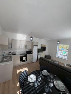 City Centre 2 bed Secure Parking near Station and Theatre - 8