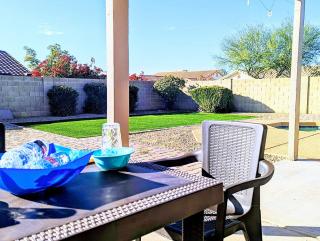 Luxury Home in Phoenix Peoria for 16 Guests & Pool - 1