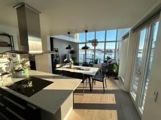 House for 6 with Breathtaking Sea Views - 35 min from Gothenburg - 5