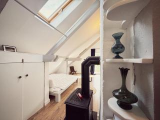 Denkmalgeschütztes Häuschen mit Schwimmteich - 2