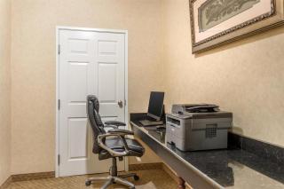 Best Western Plus Valdosta Hotel & Suites - 2