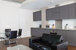 Premium 2-Pax Apartment with Kitchen in Central London - 9