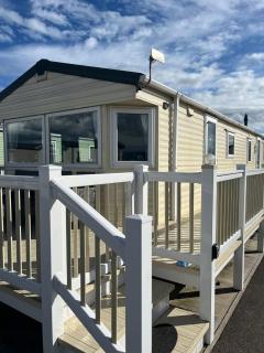 Spacious 10 birth Caravan Golden palm resort chapel st leonards Skegness - 2