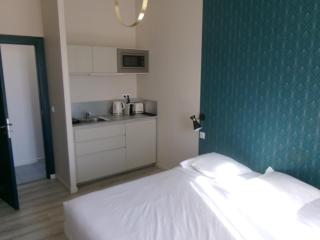 Appart'Hôtel Sous Les Pins - 5