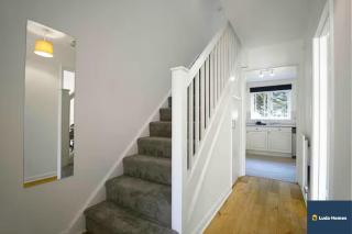 Long term stays - Camberley - Nr hospital - Sleeps8 - w Parking - 2