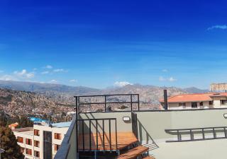 La vista mas bonita de sopocachi Amplio departamento de 1 dormitorio con terraza en el condominio con una hermosa vista - 0