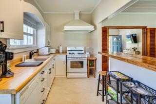 Peaceful Patio, Sunroom Pet-Friendly Baldwin Home - 2