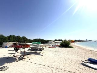 Luxury Jr. 1BR in Mayan Yas Island - 4