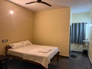 Omisha Beach Stay Gokarna - 3